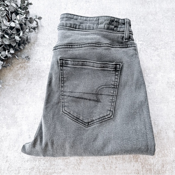 American Eagle Outfitters Denim - American Eagle Grey Stretch Mom Jean Size 8